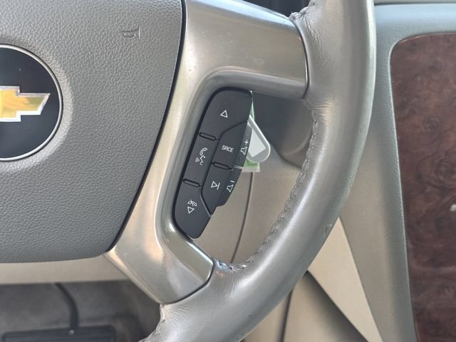 Used 2011 Chevrolet Suburban LT RWD image 27