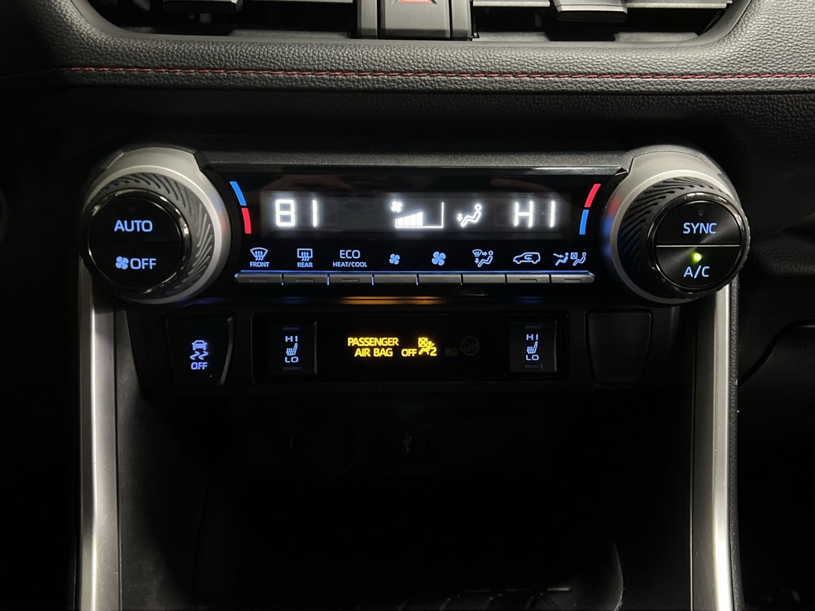 Used 2021 Toyota RAV4 SE image 19