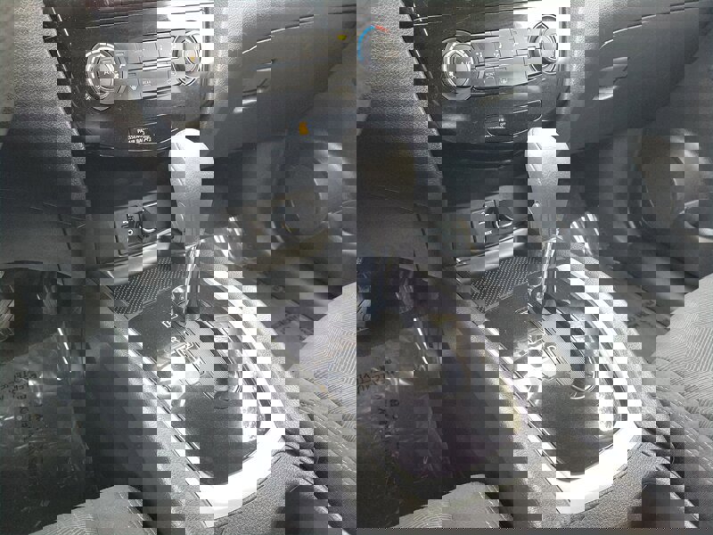 Used 2015 Nissan Rogue S image 31