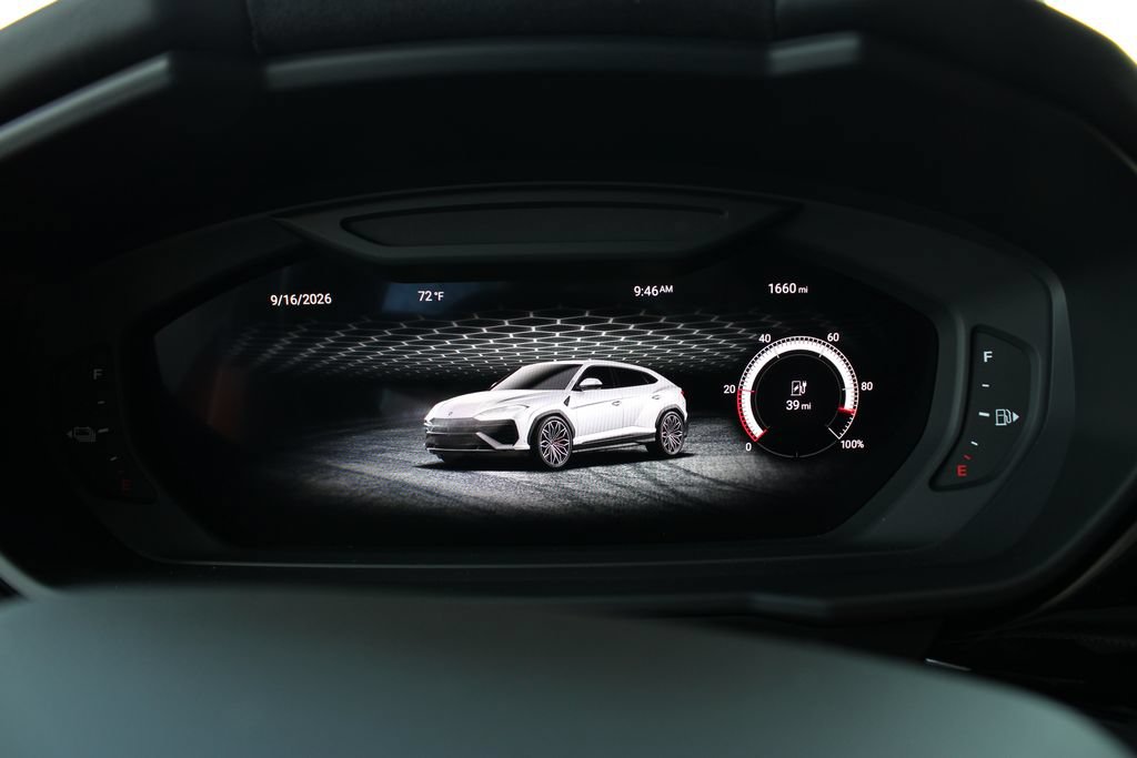 Used 2025 Lamborghini Urus SE AWD/4WD image 10