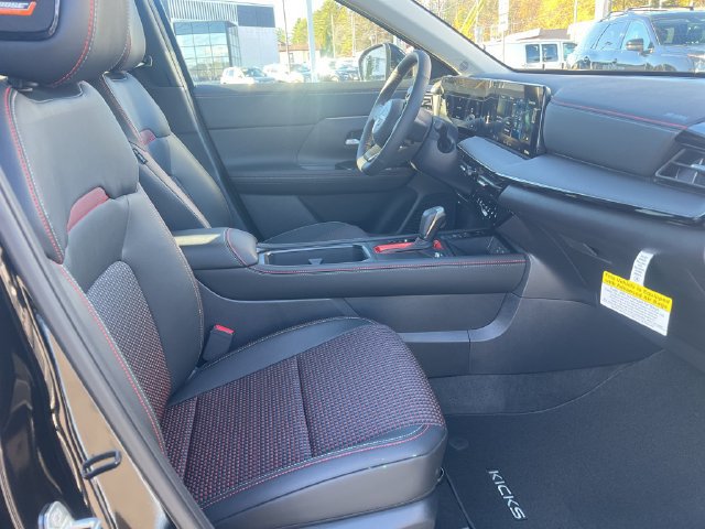 New 2026 Nissan Kicks SR w/ SR Premium Package AWD/4WD image 14