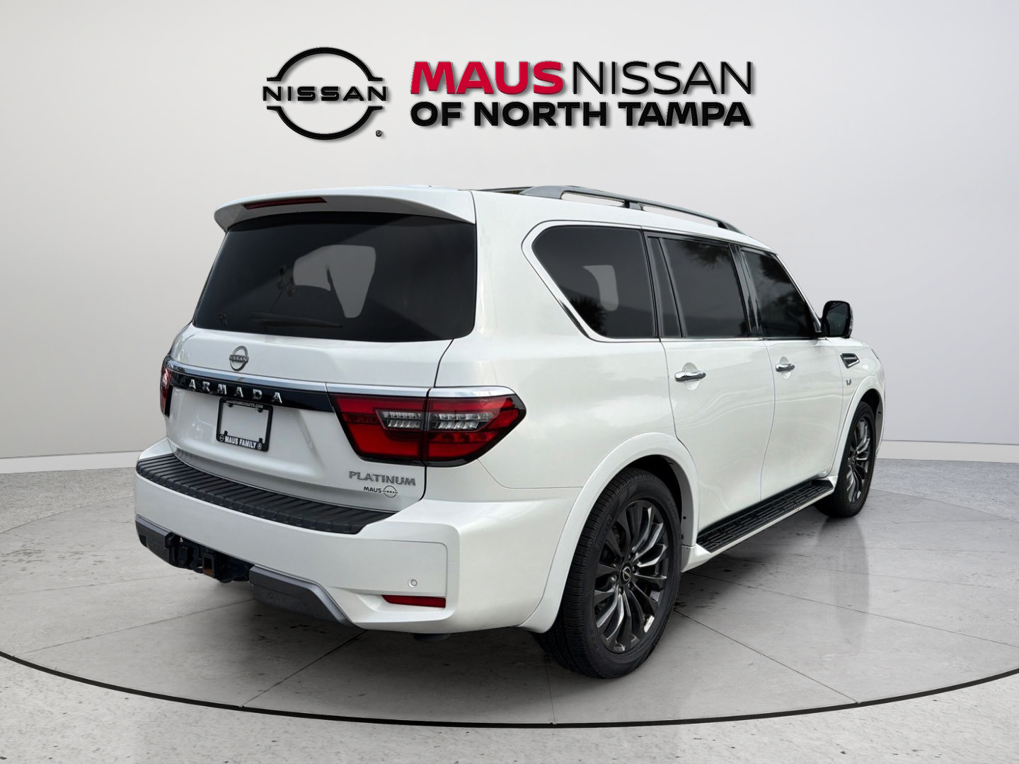 Used 2022 Nissan Armada Platinum w/ Captain's Chairs Package RWD image 7