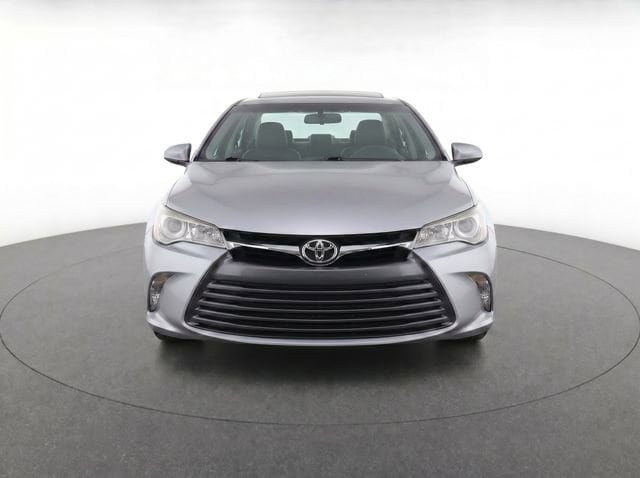 Used 2015 Toyota Camry XLE w/ Advanced Technology Package FWD image 2