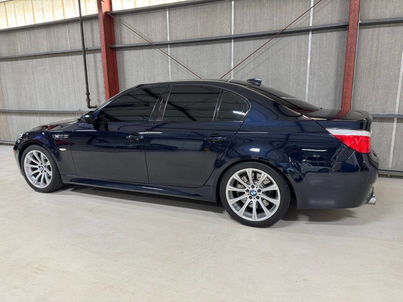 Used 2010 BMW M5 image 6