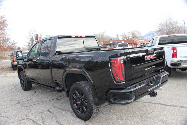 Used 2025 GMC Sierra 3500 AT4 image 10