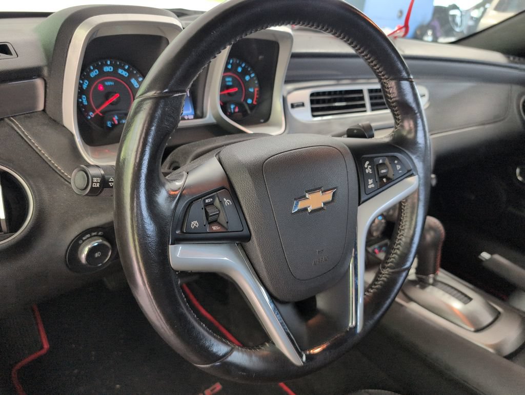 Used 2015 Chevrolet Camaro LT RWD image 12
