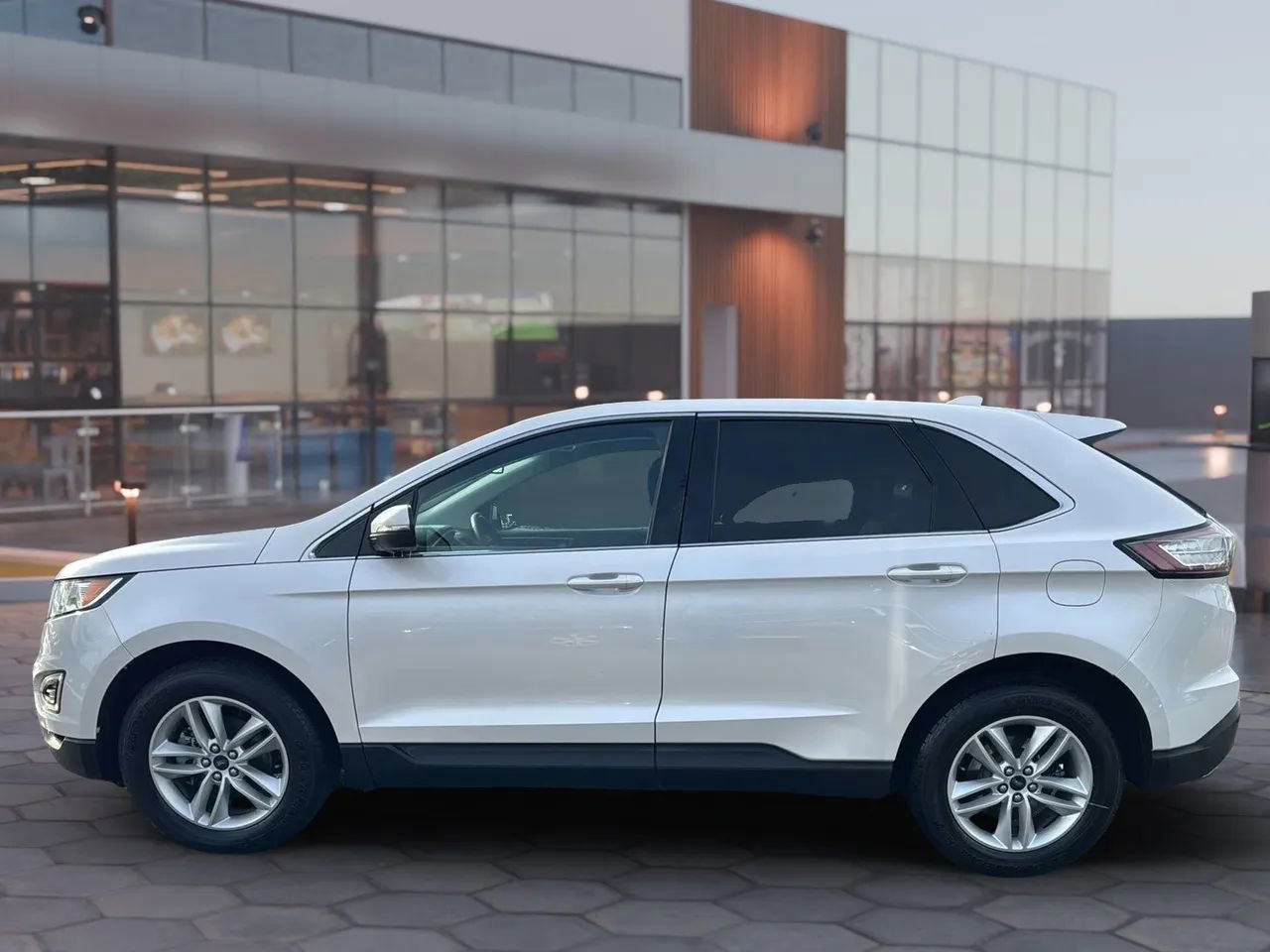 Used 2016 Ford Edge SEL w/ Equipment Group 201A image 8