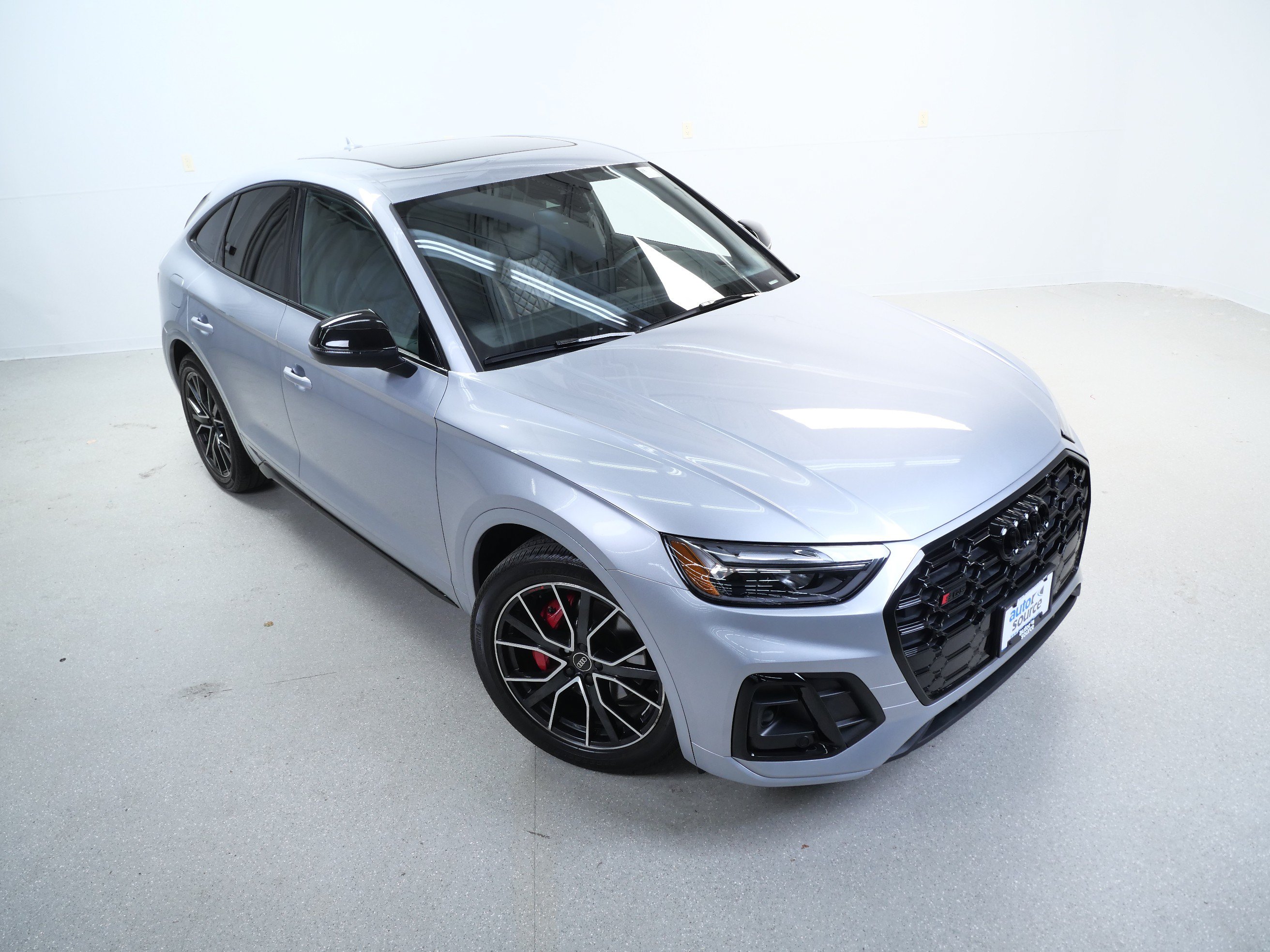 Used 2023 Audi SQ5 Premium Plus w/ Premium Plus Package AWD/4WD image 4