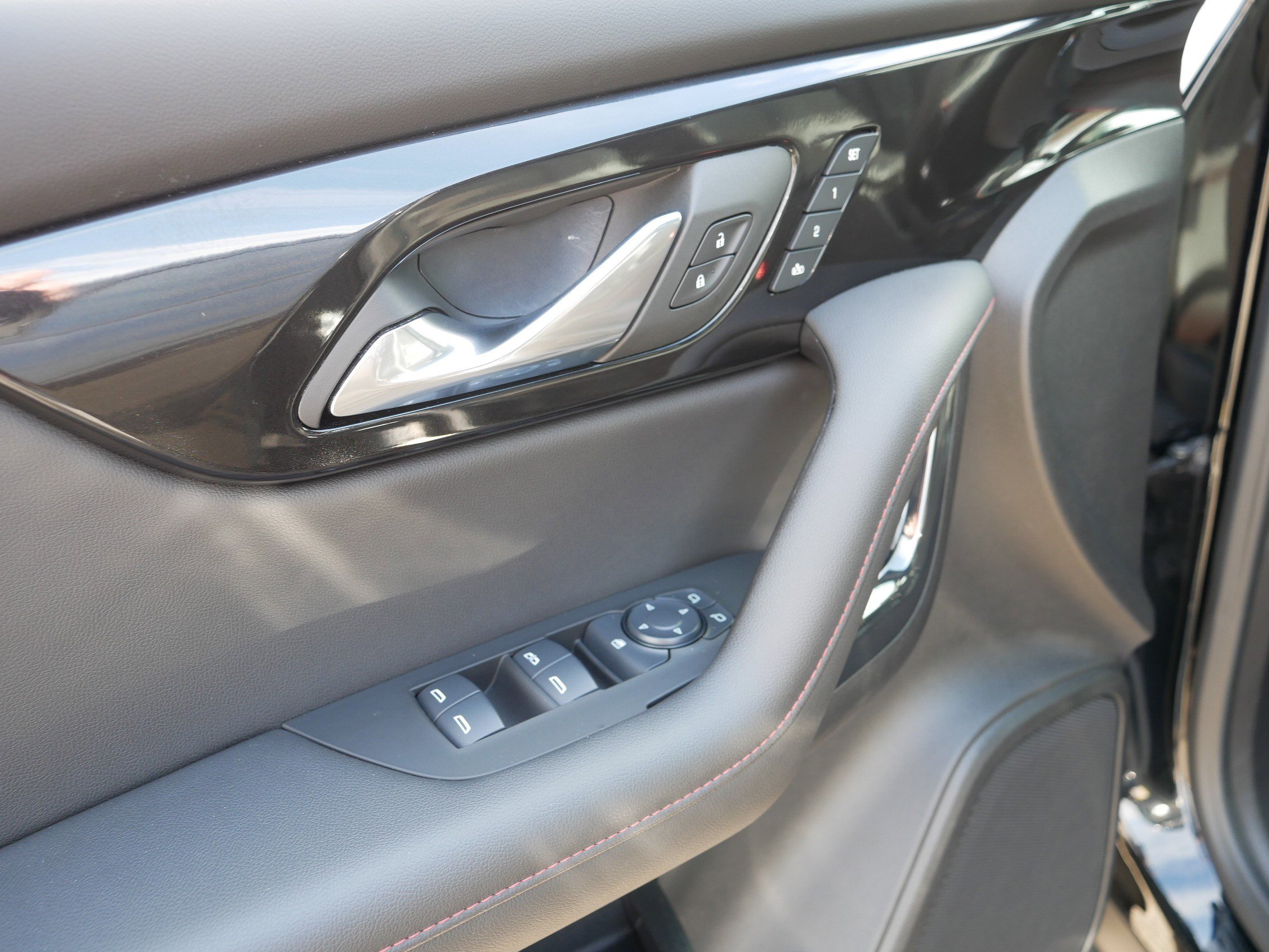 Certified 2025 Chevrolet Blazer RS w/ Enhanced Convenience Package image 19