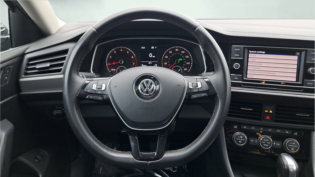 Used 2019 Volkswagen Jetta SE FWD image 18