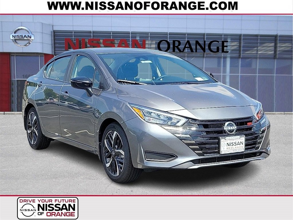 New 2025 Nissan Versa SR w/ Trunk Package