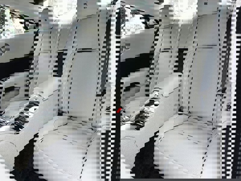 Used 2016 Rolls-Royce Wraith image 12