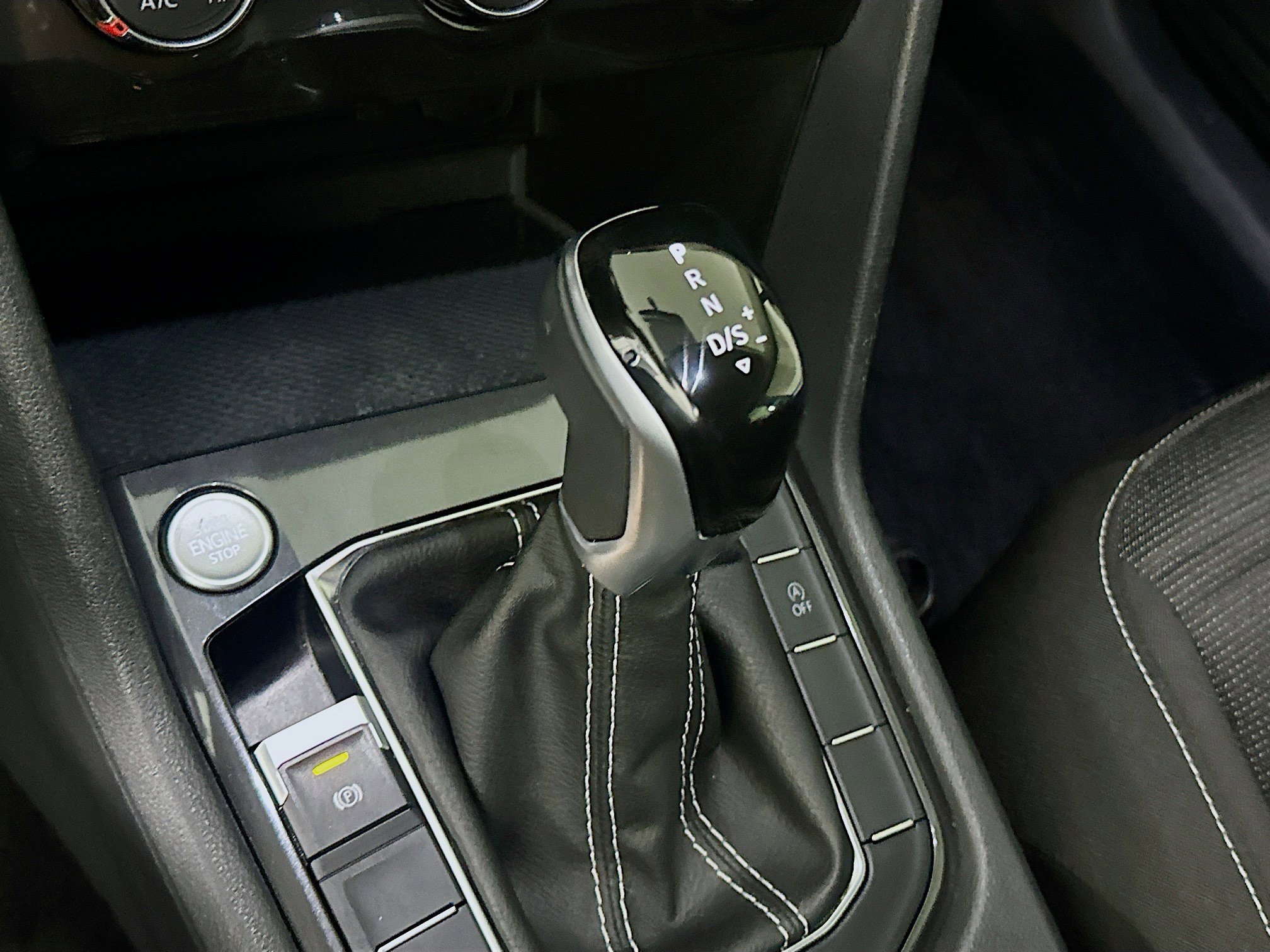 Used 2022 Volkswagen Tiguan S image 23