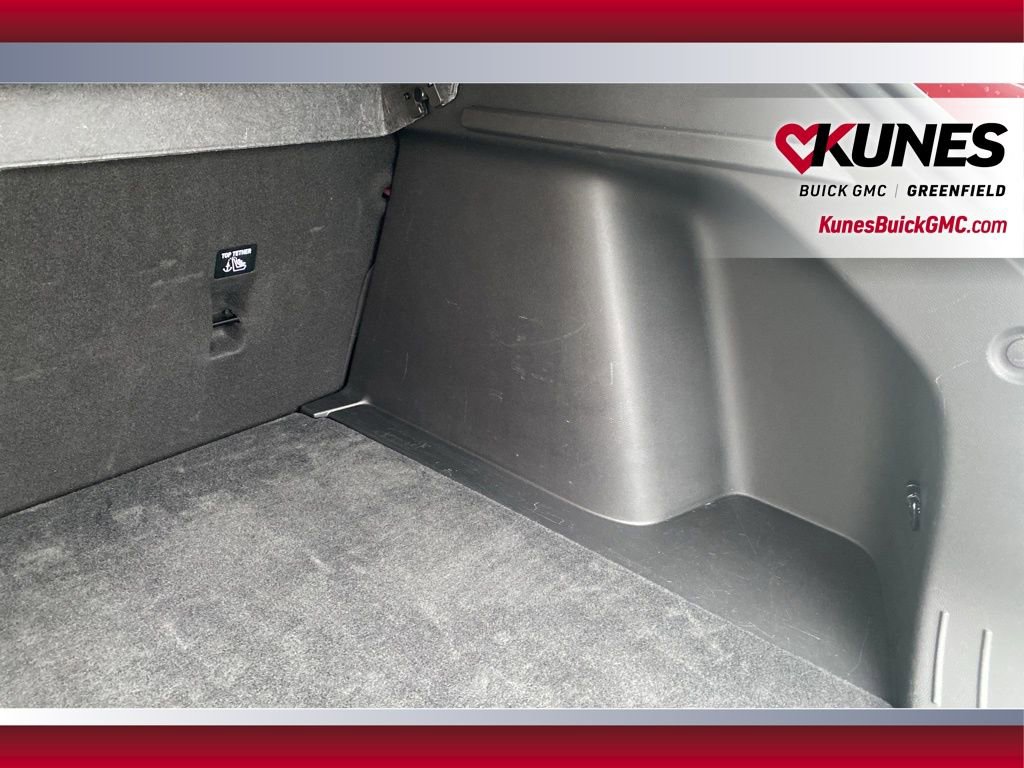 Used 2025 Chevrolet Trax LT image 34