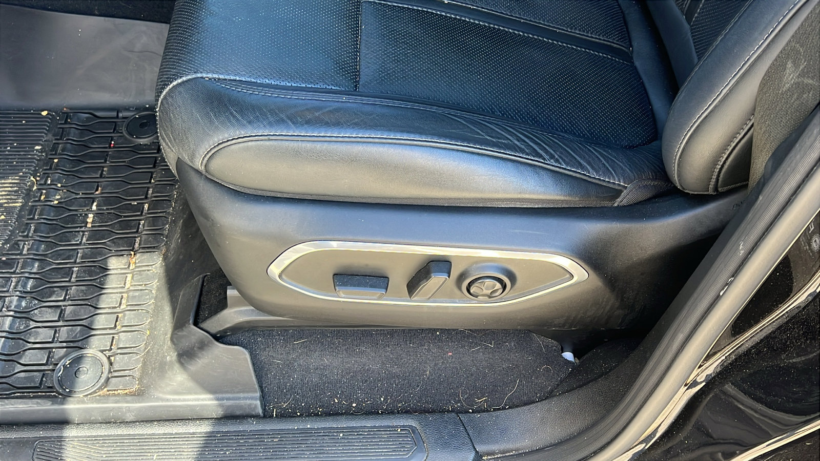 Used 2023 Jeep Wagoneer Series II image 16