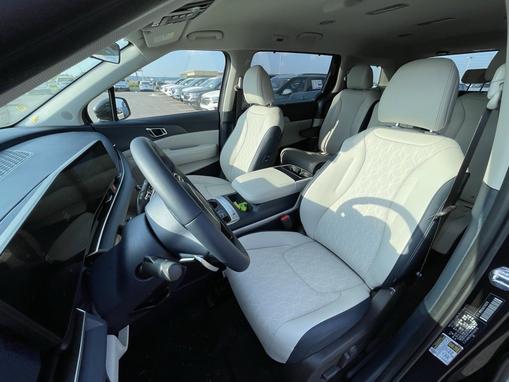 New 2026 Kia Carnival EX image 21