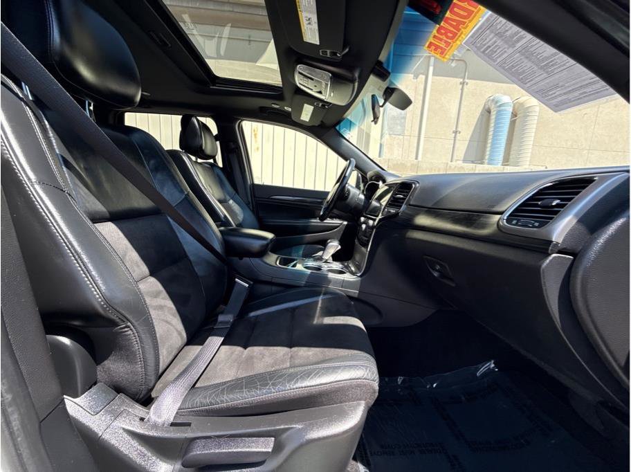 Used 2021 Jeep Grand Cherokee Laredo X image 13