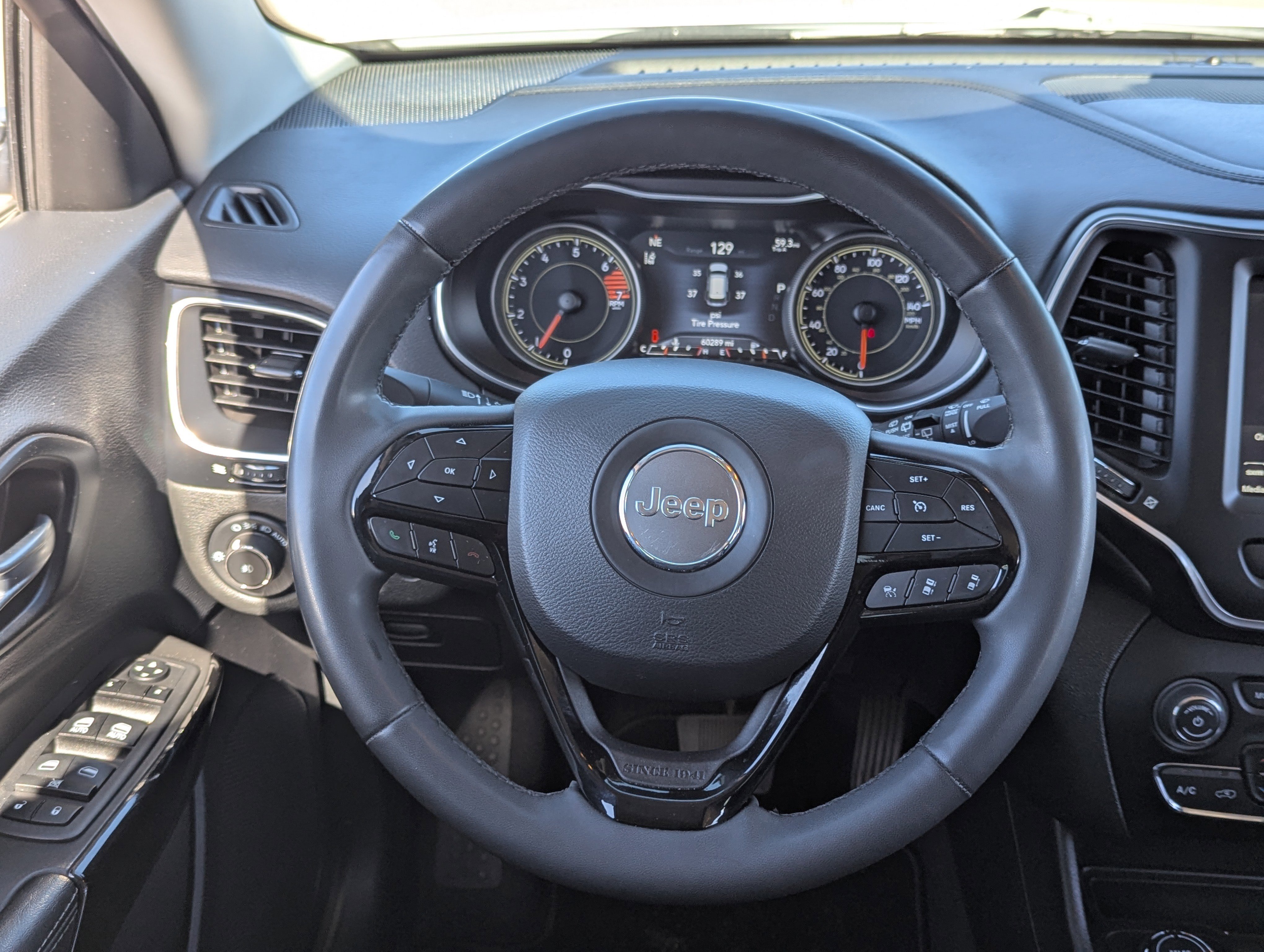 Used 2023 Jeep Cherokee Altitude Lux image 23