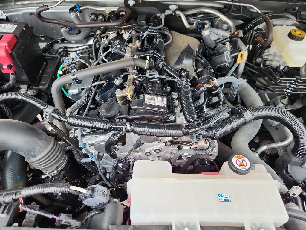 Used 2025 Toyota Tacoma SR5 AWD/4WD image 15
