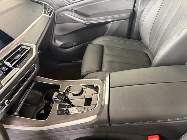 Used 2021 BMW X5 M50i w/ Premium Package AWD/4WD image 17