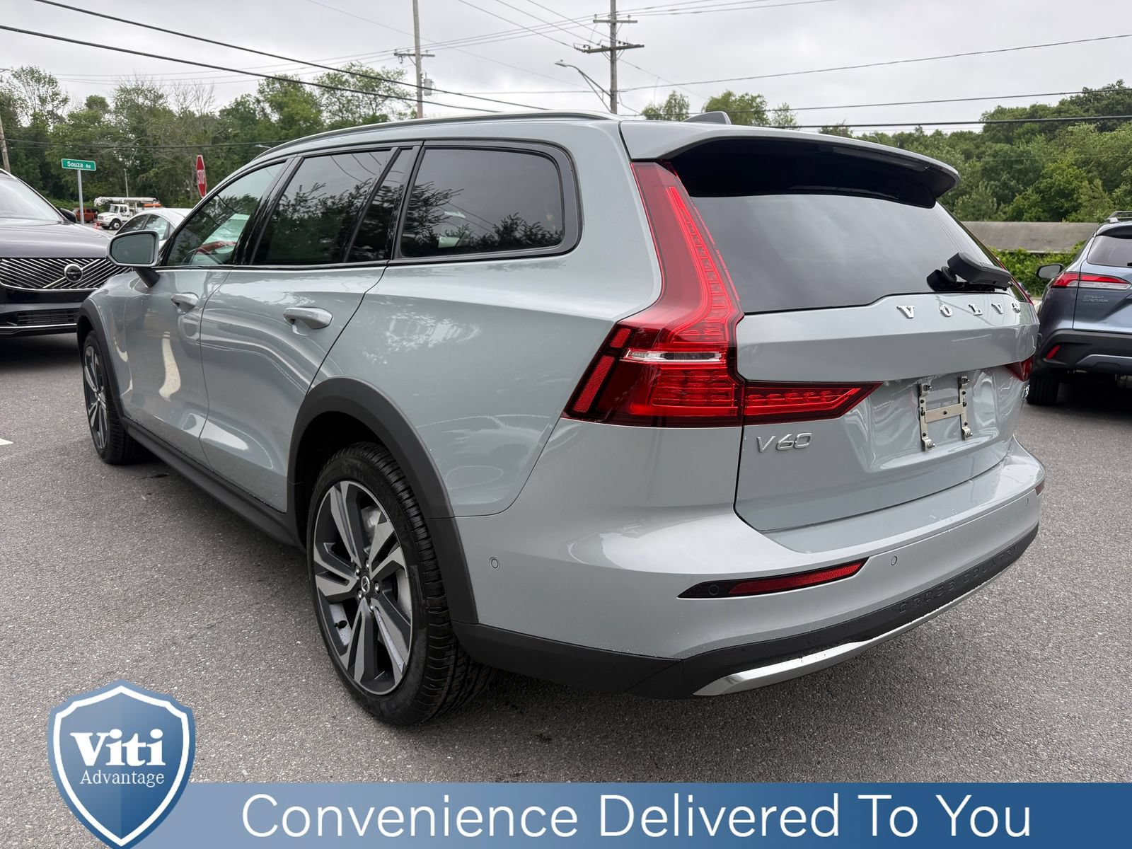 New 2026 Volvo V60 B5 Cross Country Plus w/ Climate Package AWD/4WD image 6