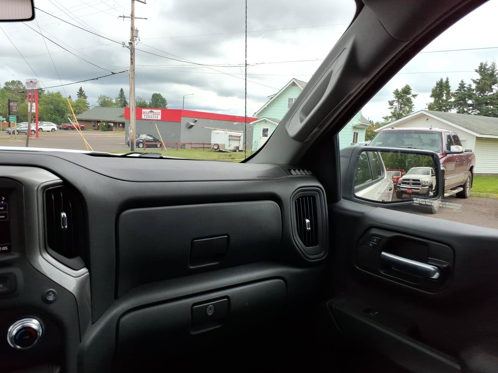 Used 2024 GMC Sierra 1500 Pro w/ Graphite Edition AWD/4WD image 18
