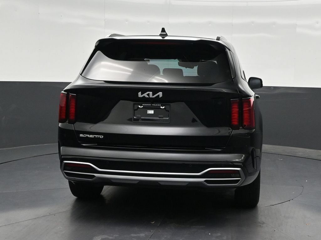 Used 2023 Kia Sorento S w/ Panoramic Sunroof Package FWD image 4