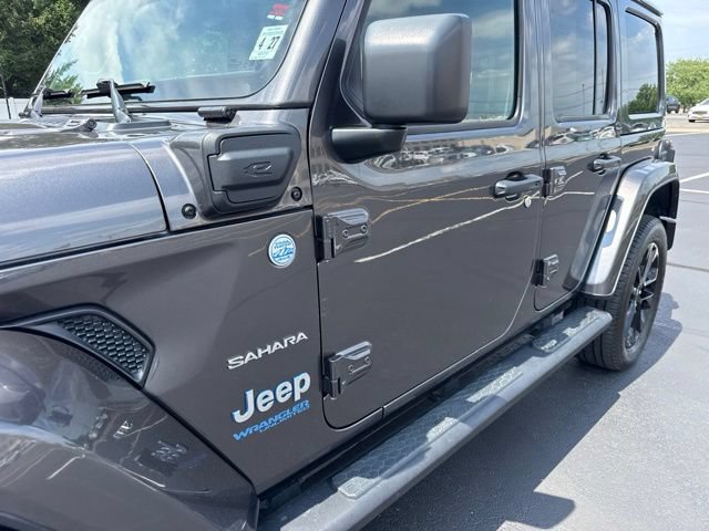 Used 2022 Jeep Wrangler Unlimited Sahara w/ Cold Weather Group AWD/4WD image 4