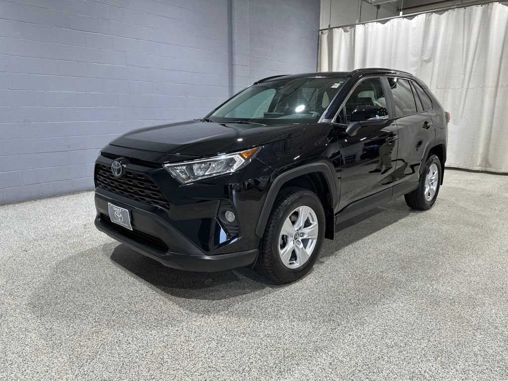 Used 2020 Toyota RAV4 XLE w/ Convenience Package AWD/4WD image 4