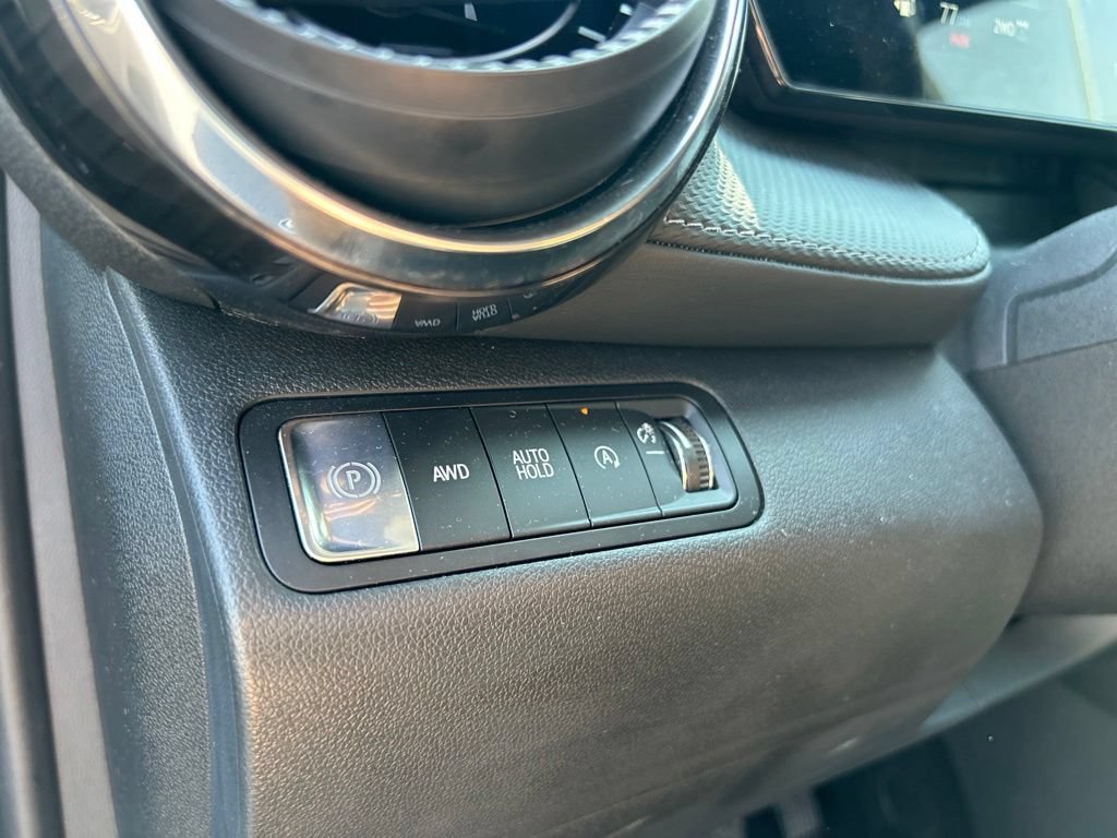 Used 2026 Chevrolet Equinox LT AWD/4WD image 19