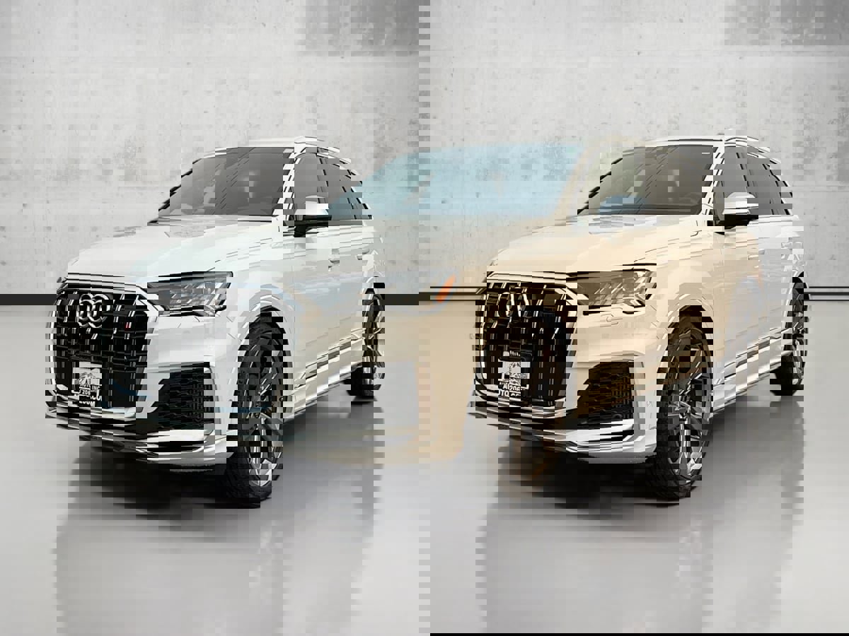 Used 2023 Audi SQ7 Premium Plus w/ Towing Package image 3
