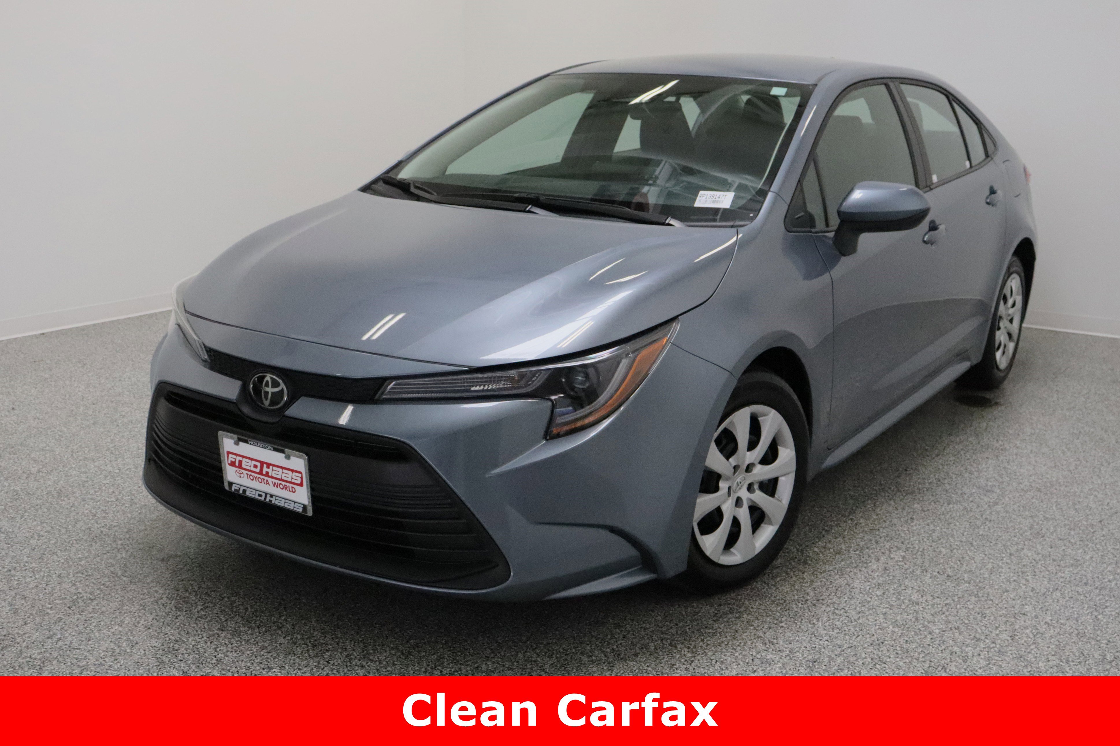 Used 2024 Toyota Corolla LE image 2