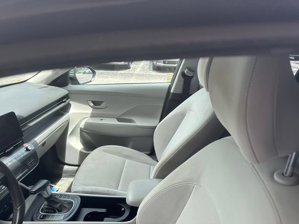 Used 2025 Hyundai Kona SEL FWD image 25