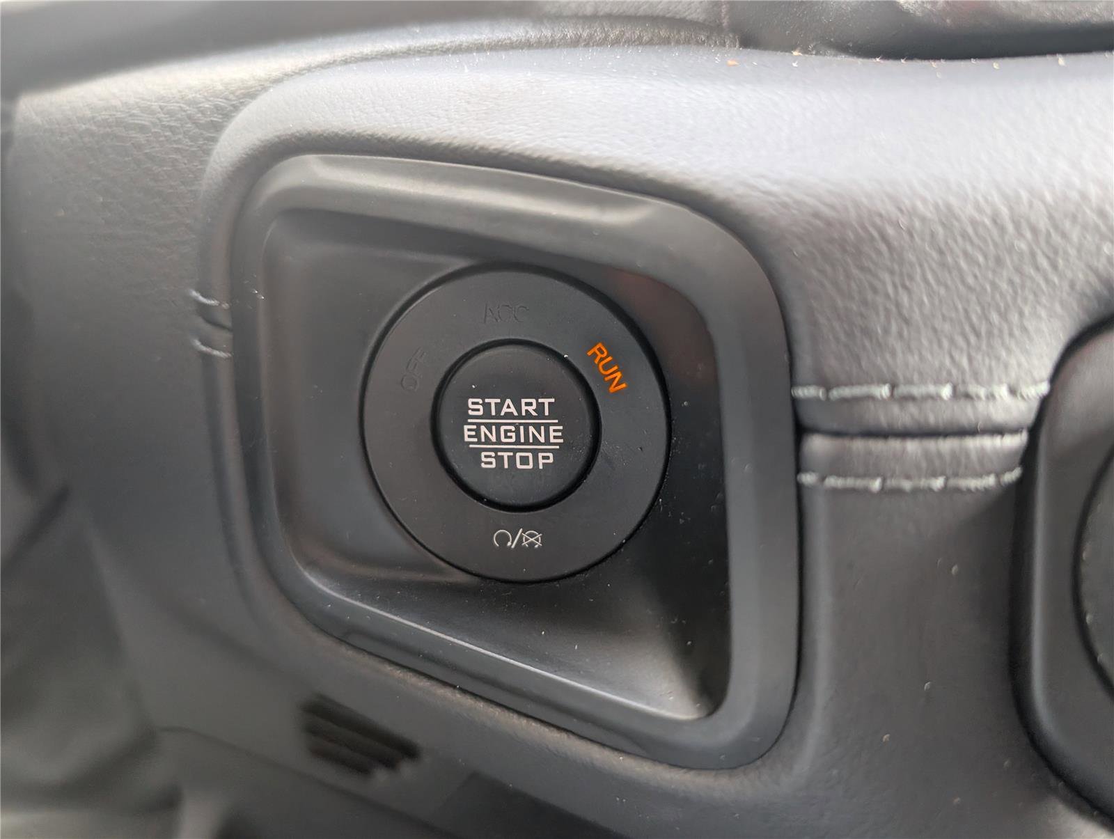 Used 2025 Jeep Wrangler Rubicon image 25