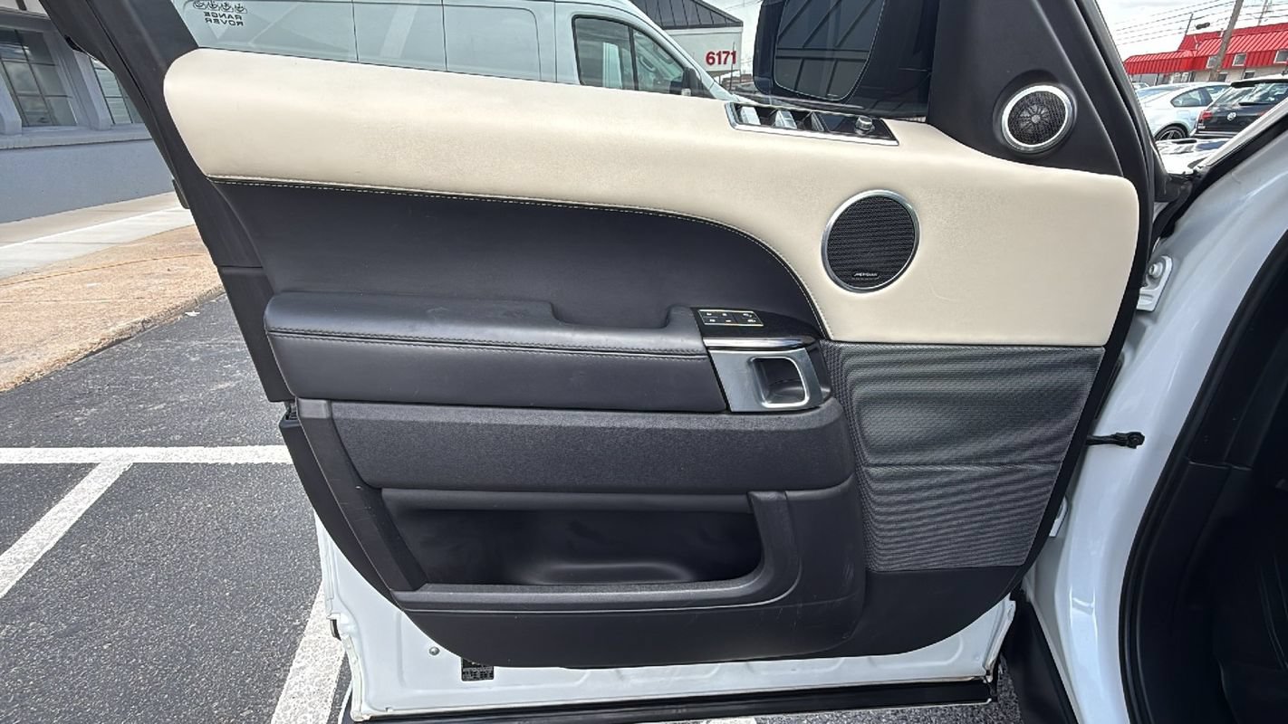 Used 2019 Land Rover Range Rover Sport Supercharged AWD/4WD image 9