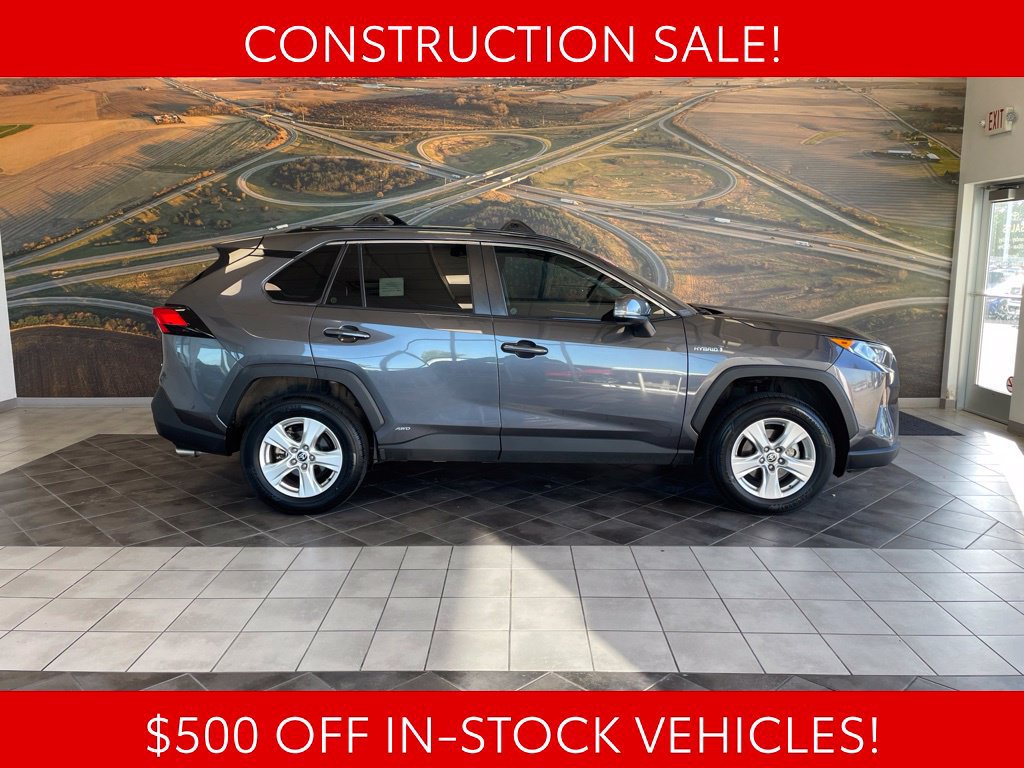 Used 2021 Toyota RAV4 XLE w/ Convenience Package AWD/4WD image 5