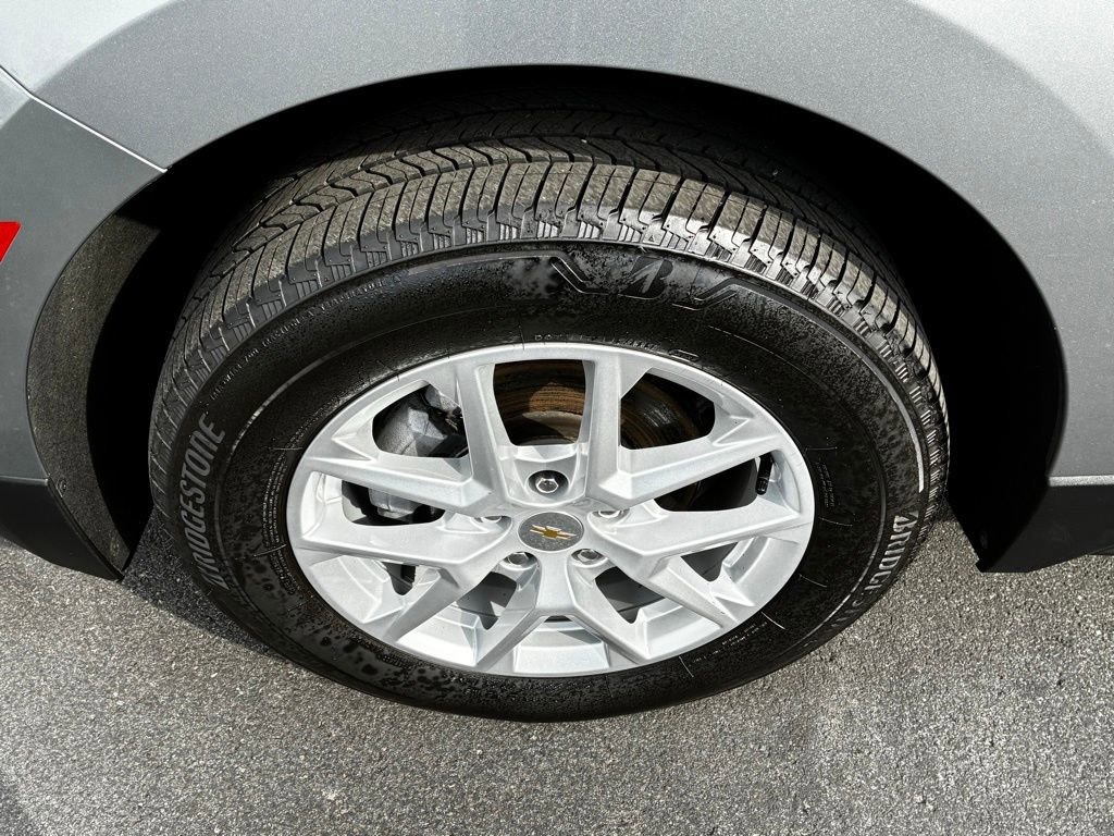 Used 2024 Chevrolet Equinox LT w/ LPO, Floor Liner Package image 17