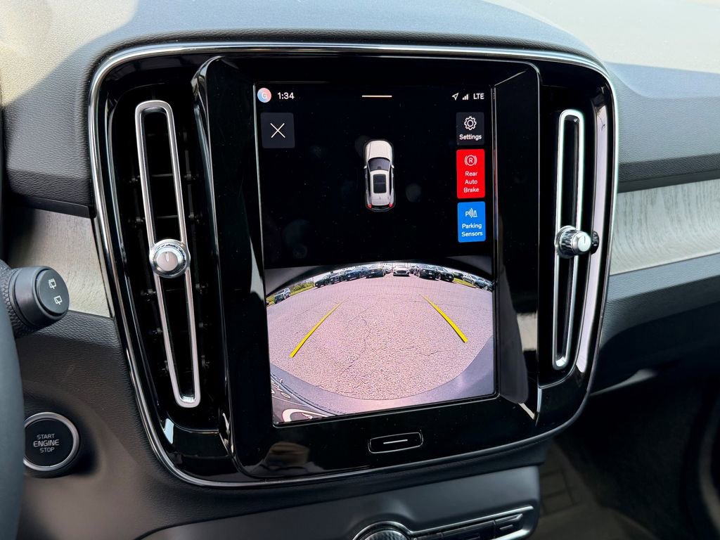 Certified 2023 Volvo XC40 B5 Core w/ Convenience Package image 28