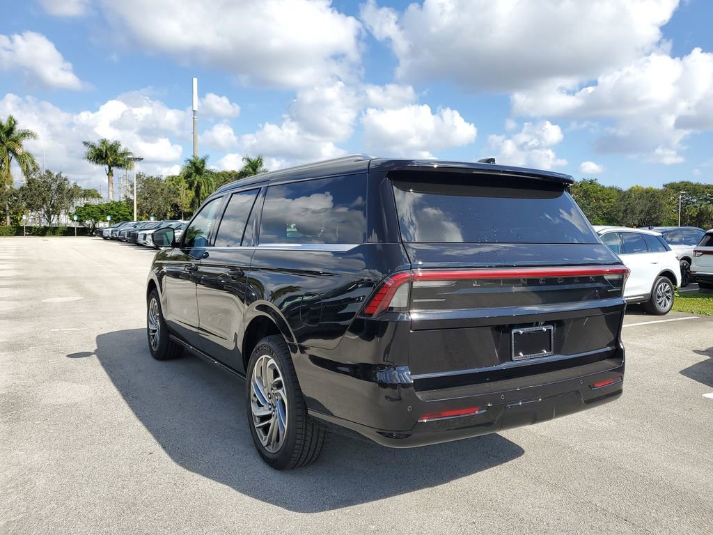 New 2025 Lincoln Navigator L Reserve image 3