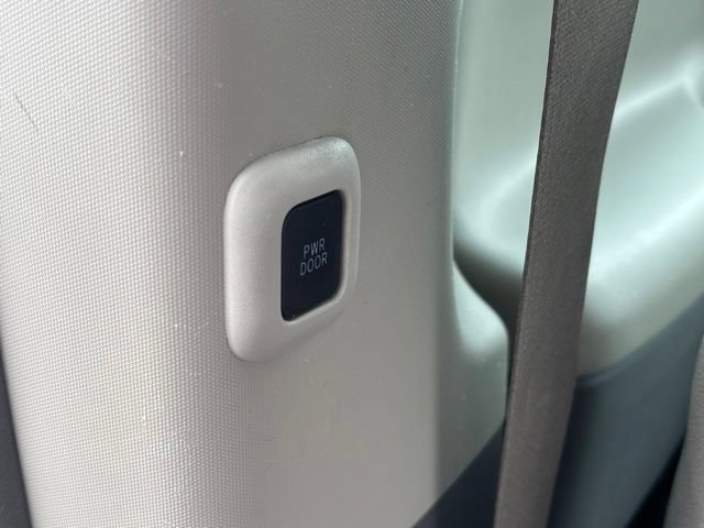 Used 2017 Toyota Sienna XLE FWD image 30