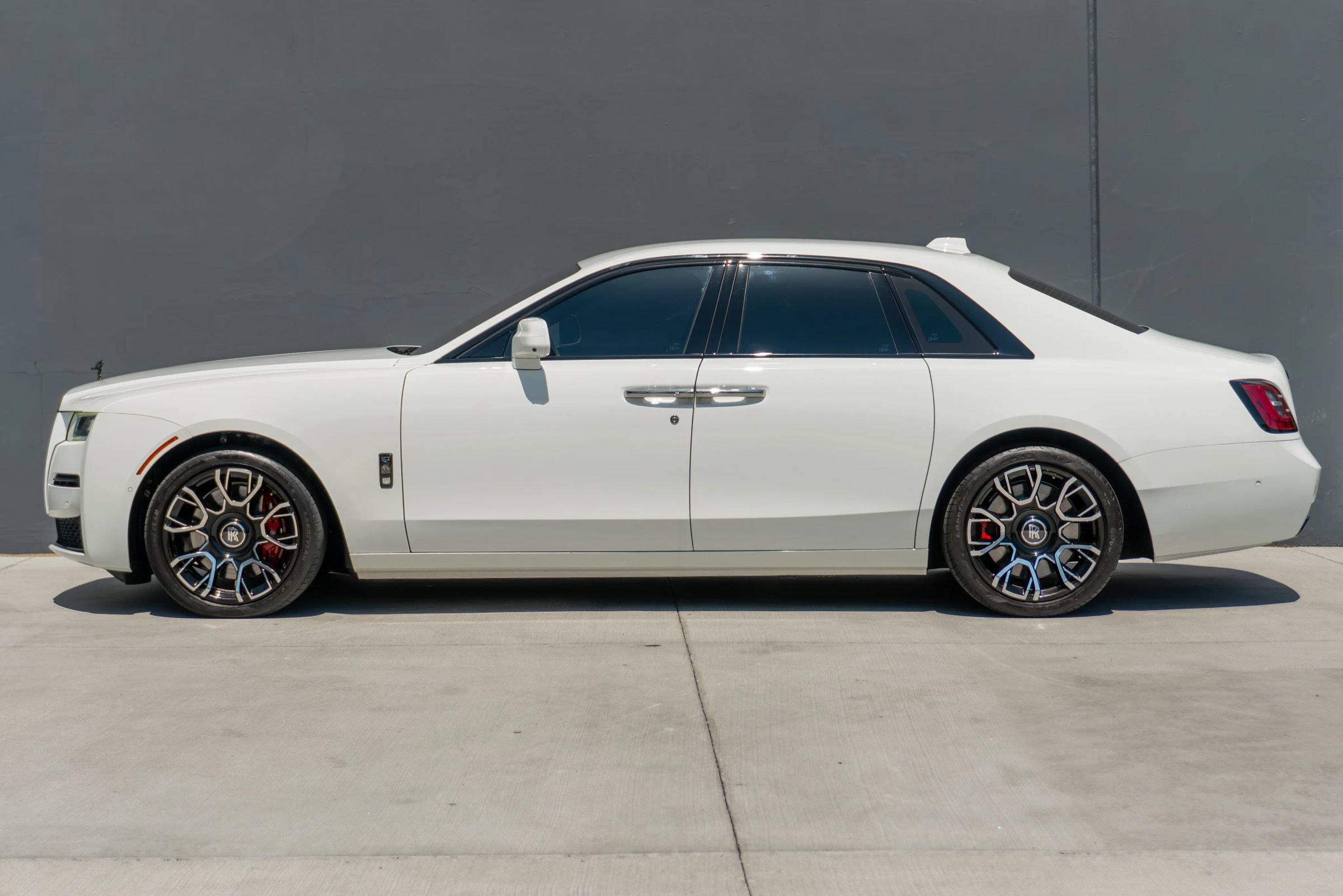 Used 2023 Rolls-Royce Ghost Black Badge w/ Black Badge Ghost Package AWD/4WD image 2