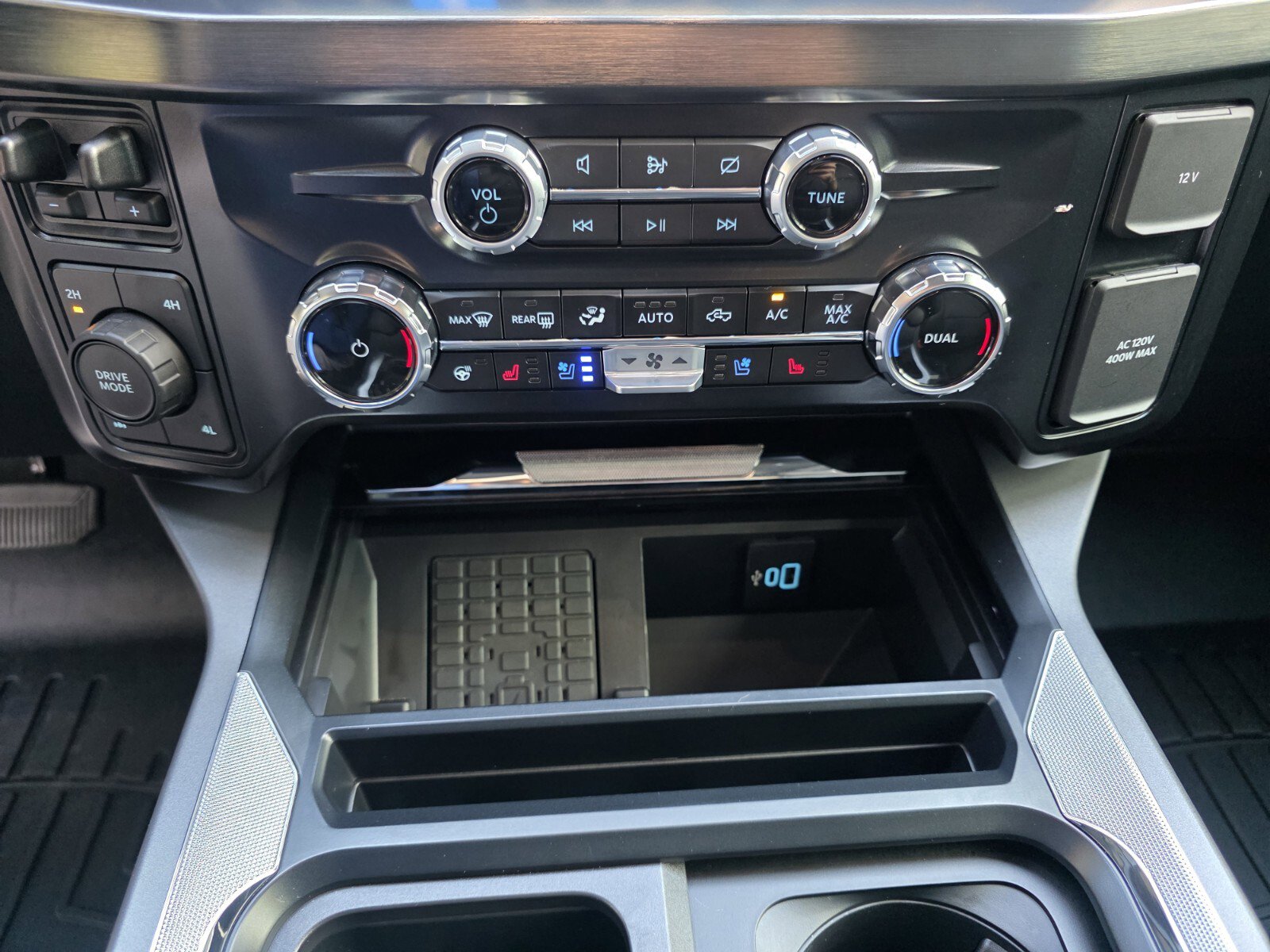 Used 2024 Ford F250 Lariat w/ Lariat Ultimate Package image 24