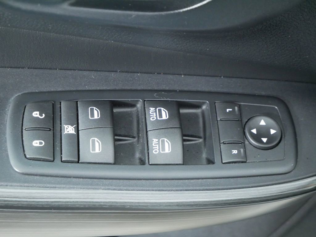 Used 2016 Jeep Cherokee Limited image 21