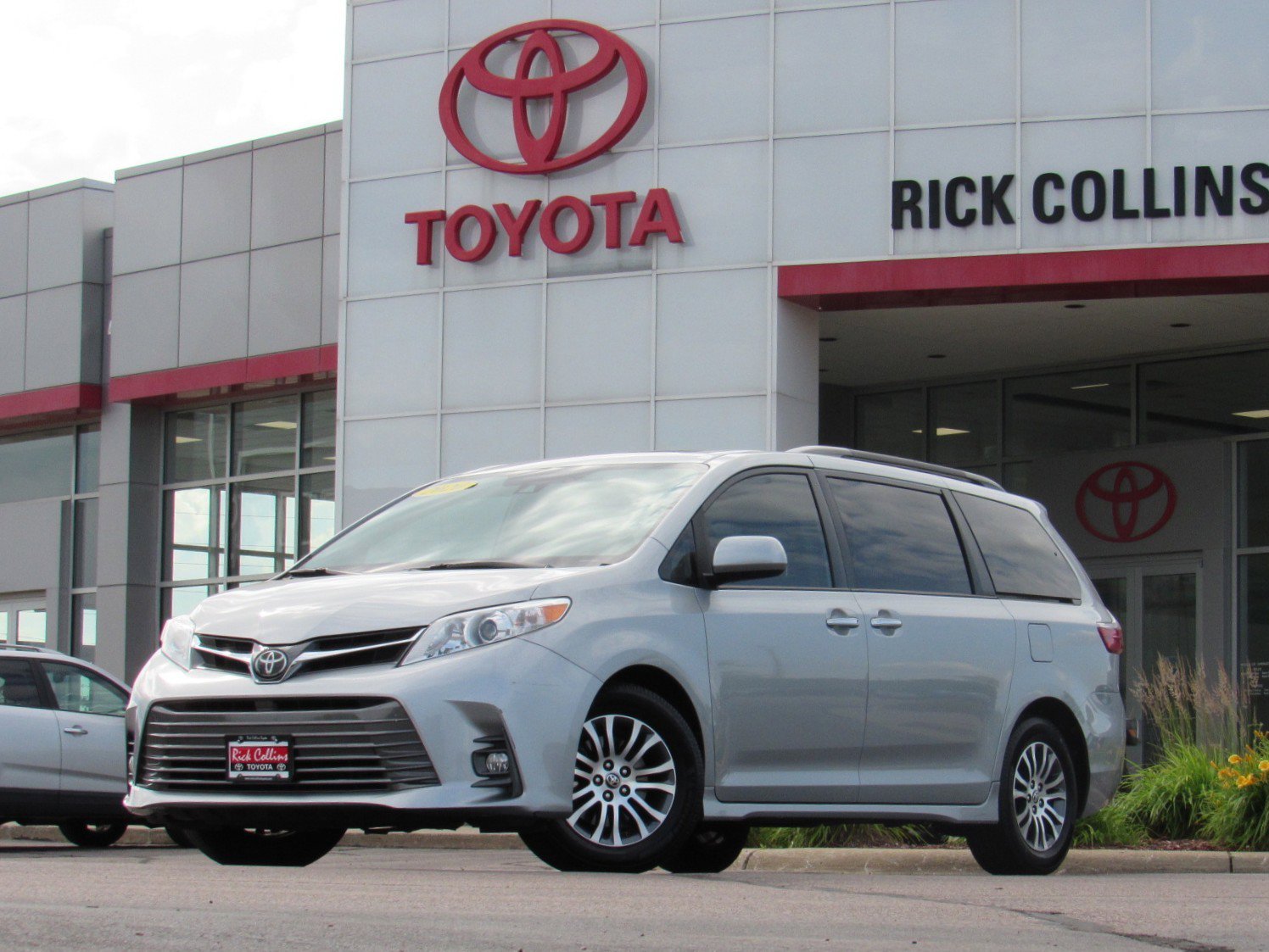 Used 2020 Toyota Sienna XLE