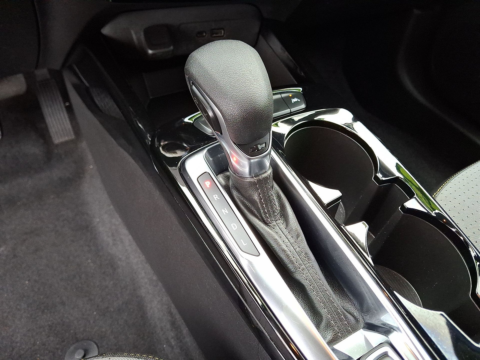Used 2025 Chevrolet Trax LT FWD image 12