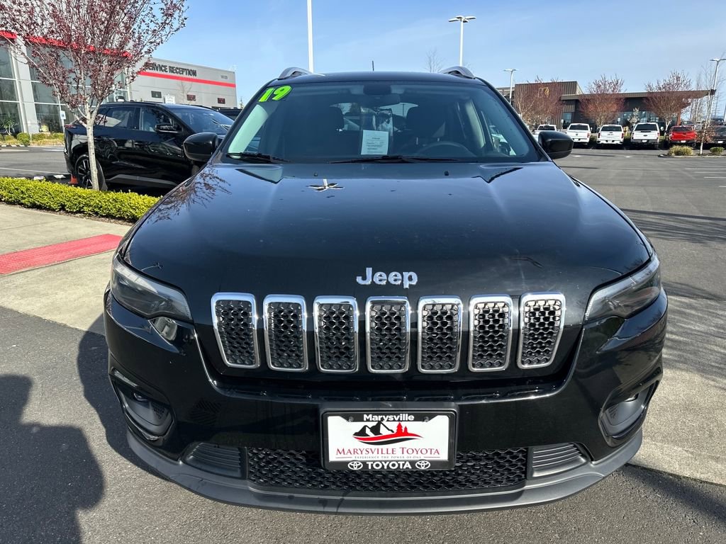 Used 2019 Jeep Cherokee Latitude w/ Popular Appearance Group image 8