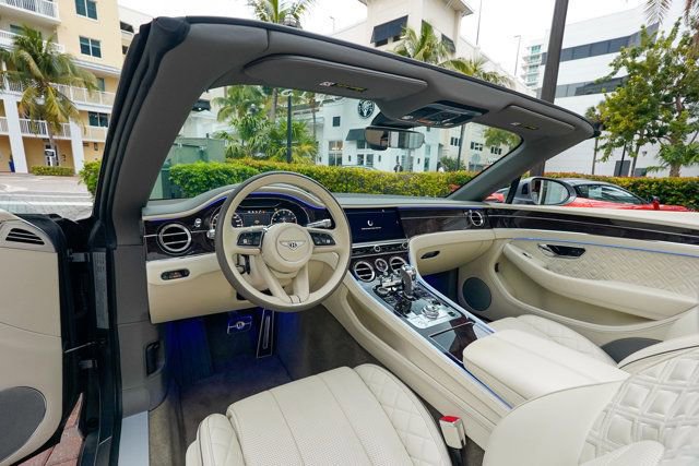 Used 2021 Bentley Continental GT Mulliner image 3