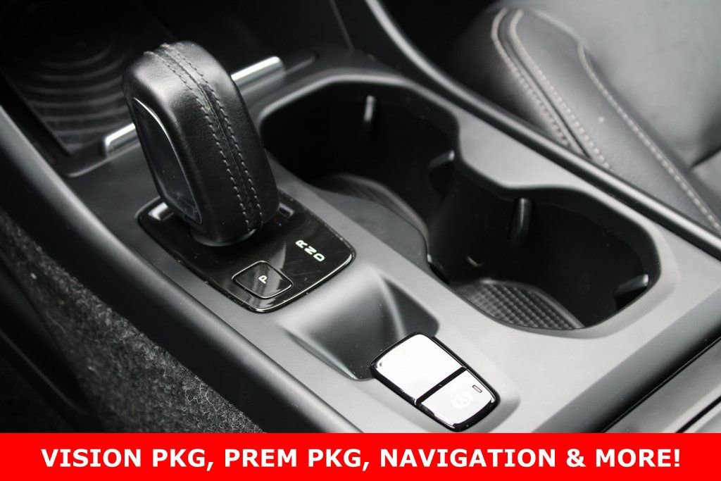 Used 2019 Volvo XC40 T5 Momentum image 19