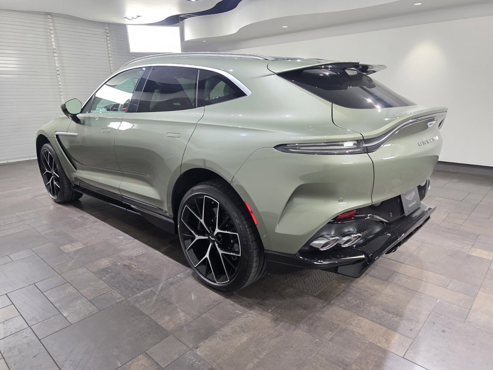 New 2026 Aston Martin DBX 707 image 2