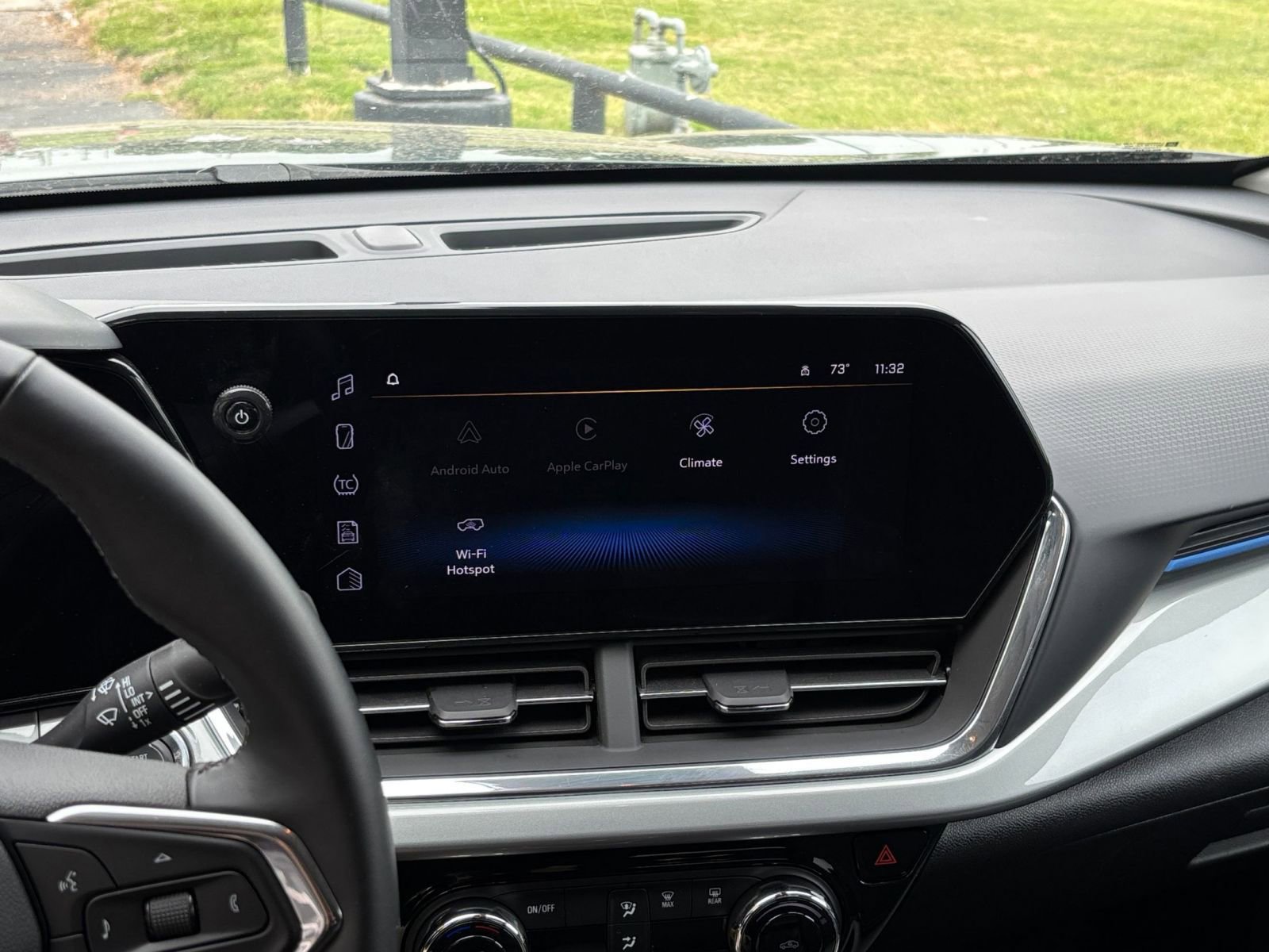 Used 2025 Chevrolet Trax LT w/ LT Convenience Package FWD image 20